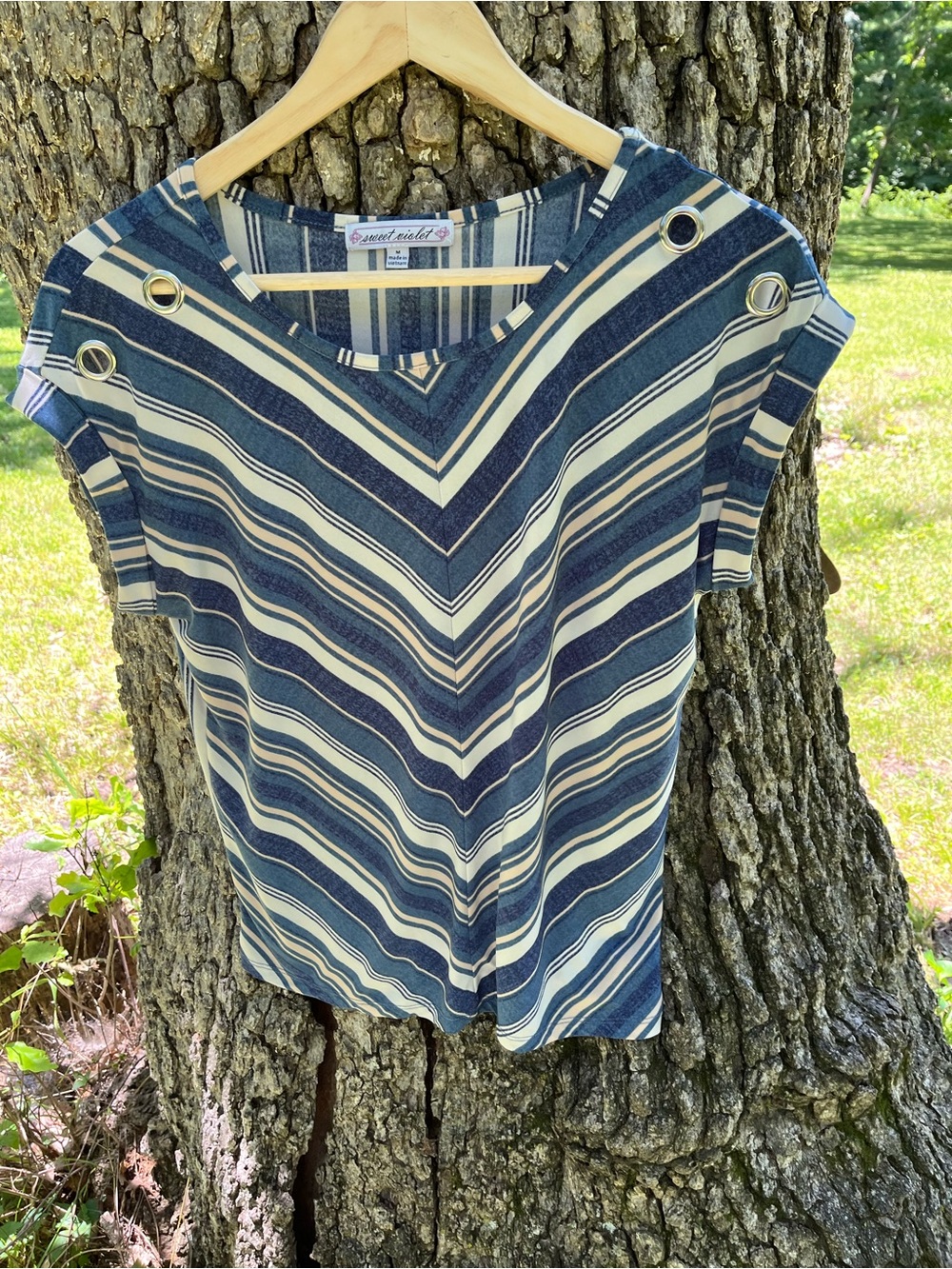 ⭐️Sweet Violet Grommet Blouse in size M